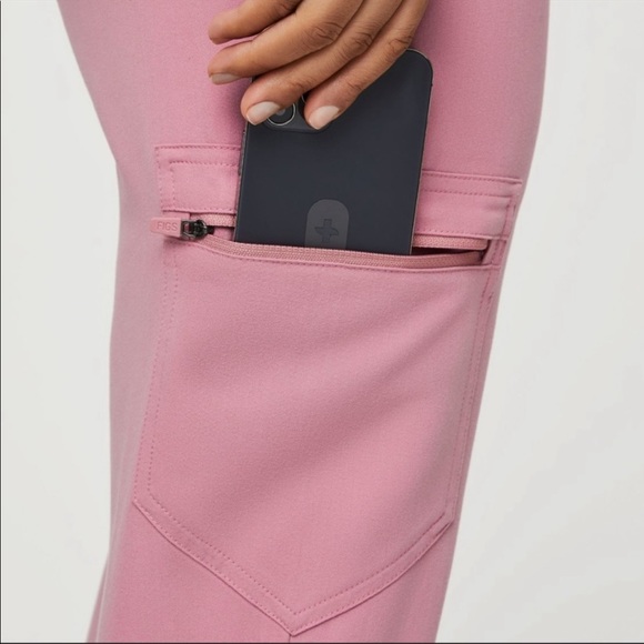 NWT FIGS SCRUB ZAMORA JOGGERS TALL IN CHALK PINK - Picture 5 of 9